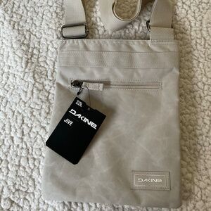 DAKINE JIVE CROSSBODY SILVER LINING NWT